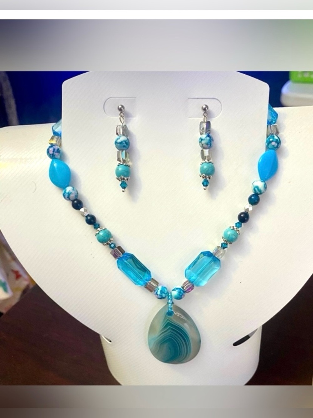 Handmade turquoise Beaded Necklace set with Pendant
